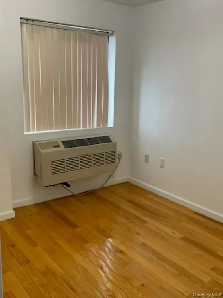 8523 Broadway Elmhurst NY 11373