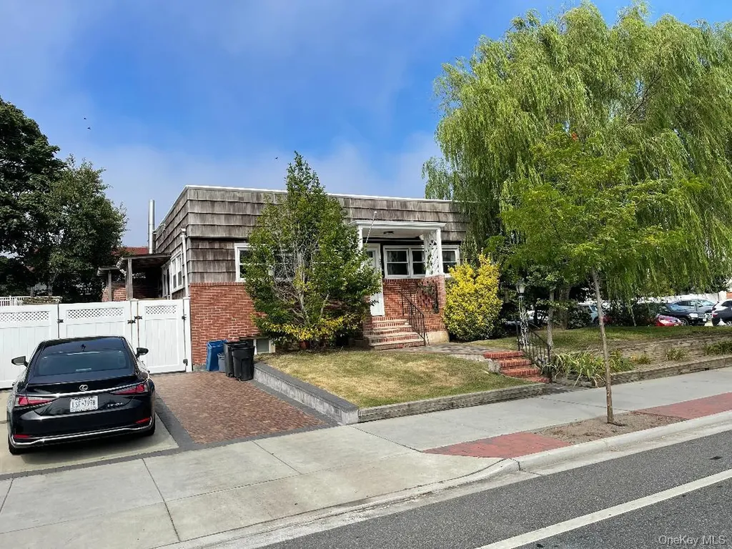265 Edwards Boulevard Long Beach NY 11561