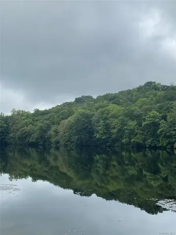 428D Harbor Road Laurel Hollow NY 11724