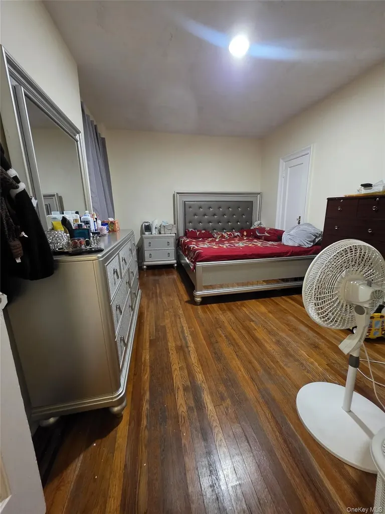 70-35 Broadway Jackson Heights NY 11372