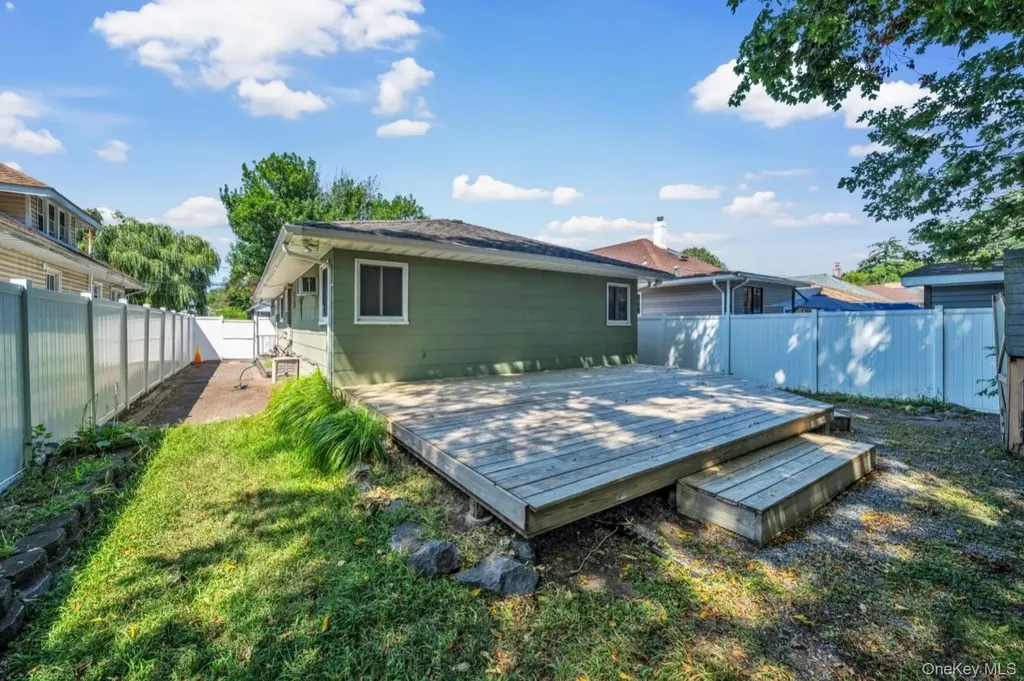 2761 Harvard Place Baldwin NY 11510