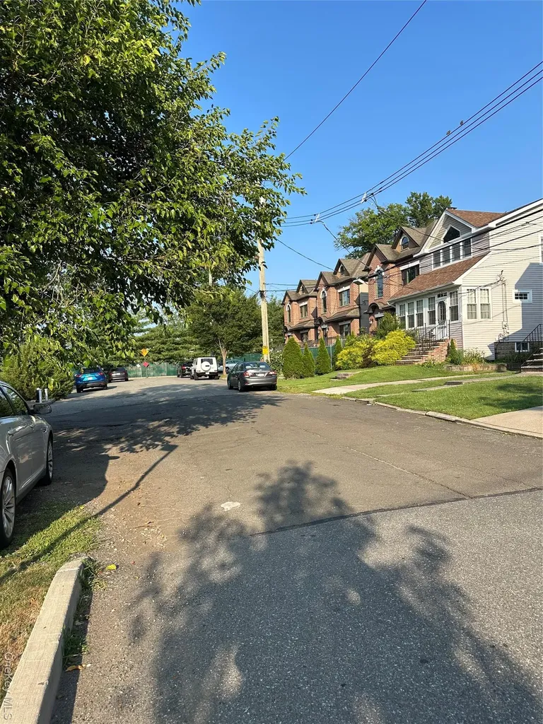 52 Pleasant Street Staten Island NY 10308