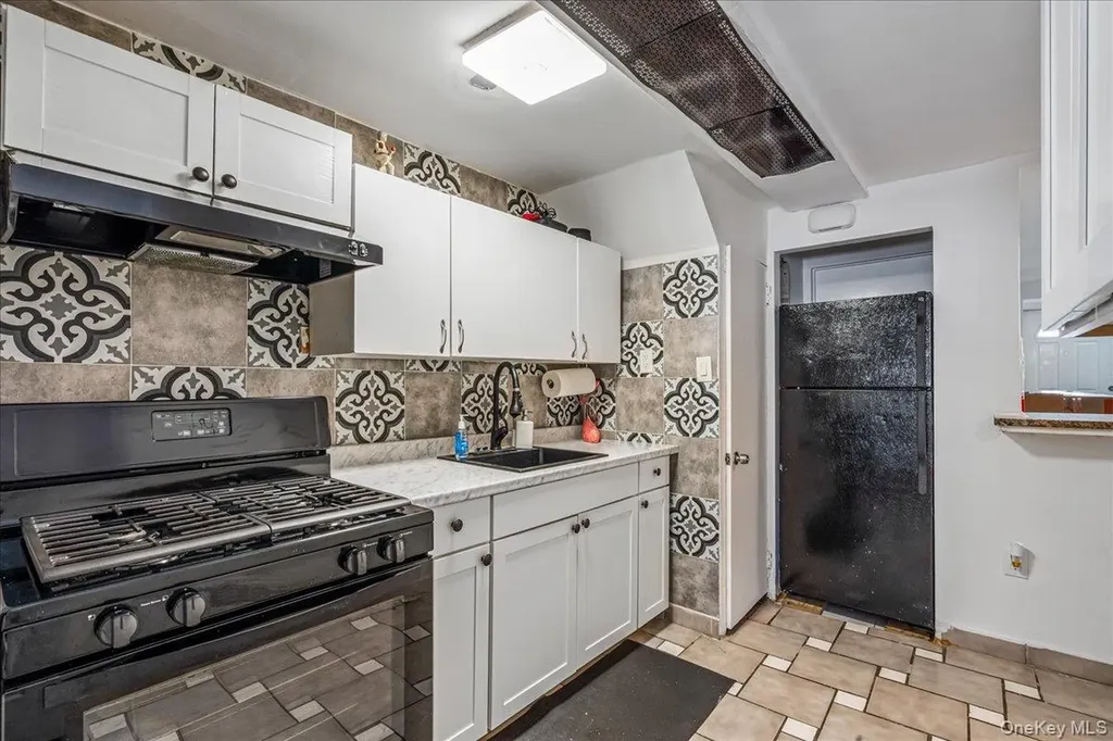 1904 Bronxdale Avenue Bronx NY 10462