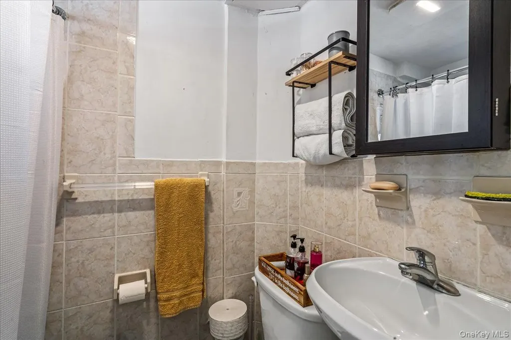 1904 Bronxdale Avenue Bronx NY 10462
