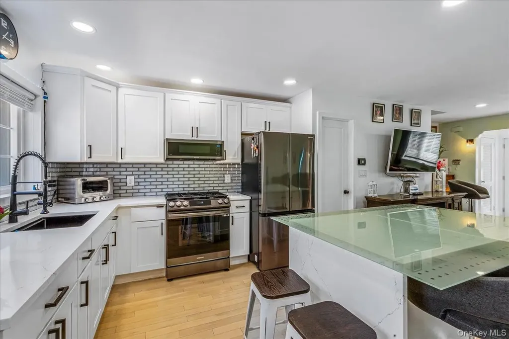 1904 Bronxdale Avenue Bronx NY 10462