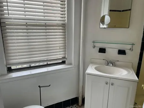 192 Garth Road Scarsdale NY 10583