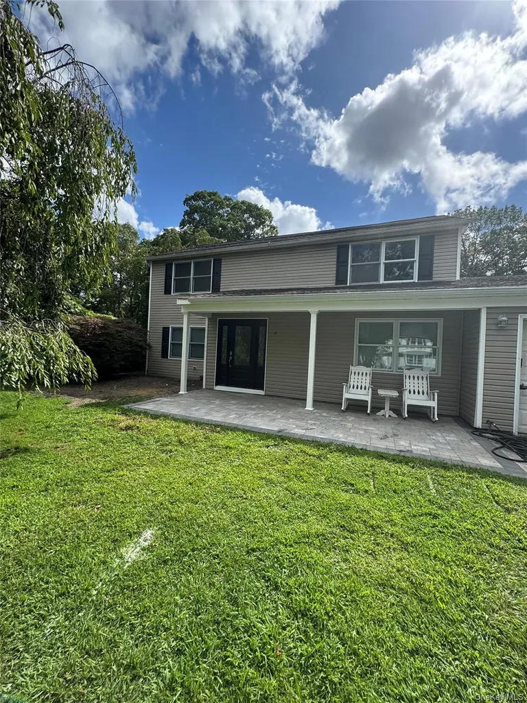 7 Shawmont Lane Stony Brook NY 11790