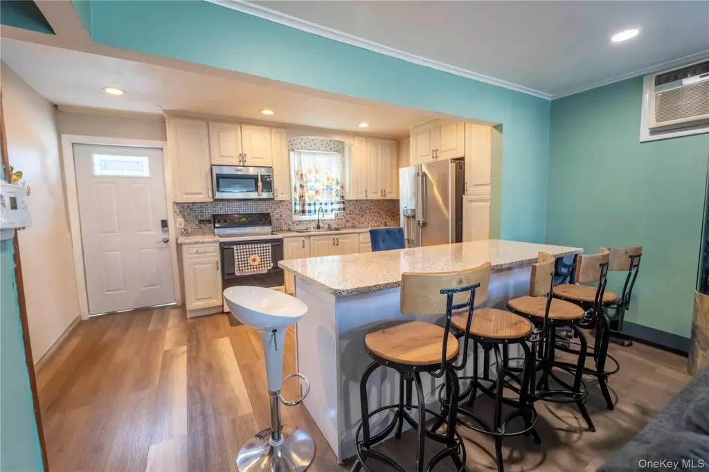 731 Planders Avenue Uniondale NY 11553