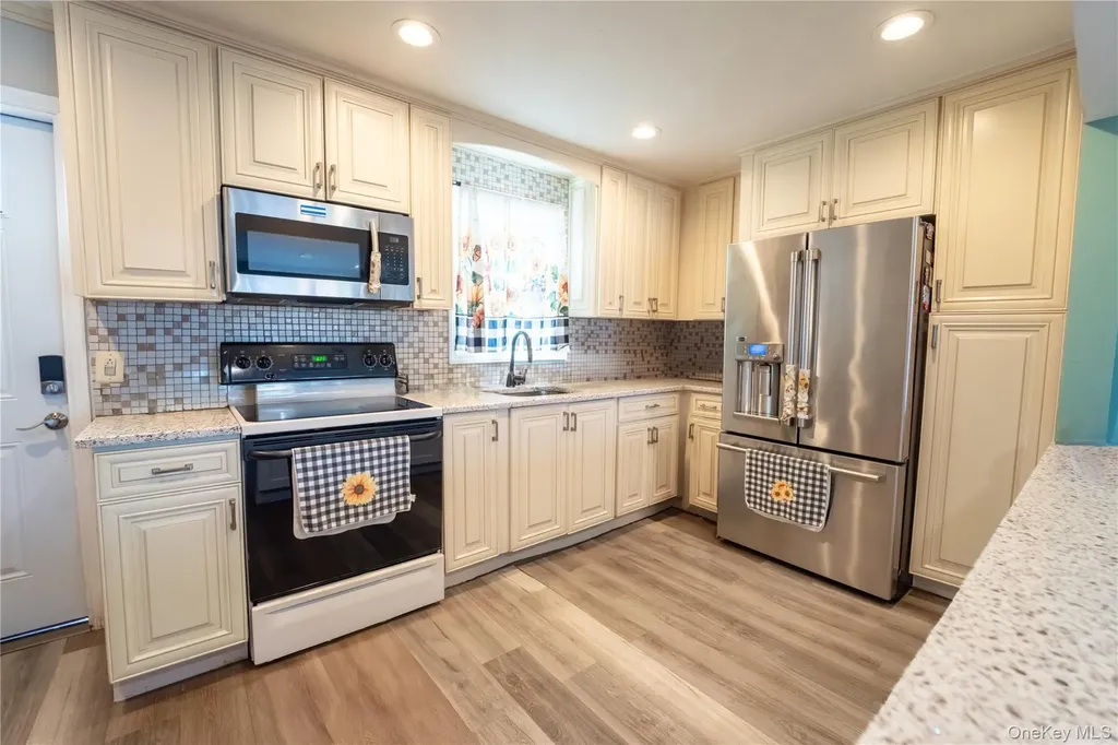 731 Planders Avenue Uniondale NY 11553