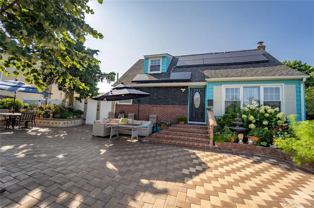 731 Planders Avenue Uniondale NY 11553