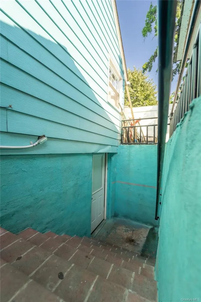 731 Planders Avenue Uniondale NY 11553