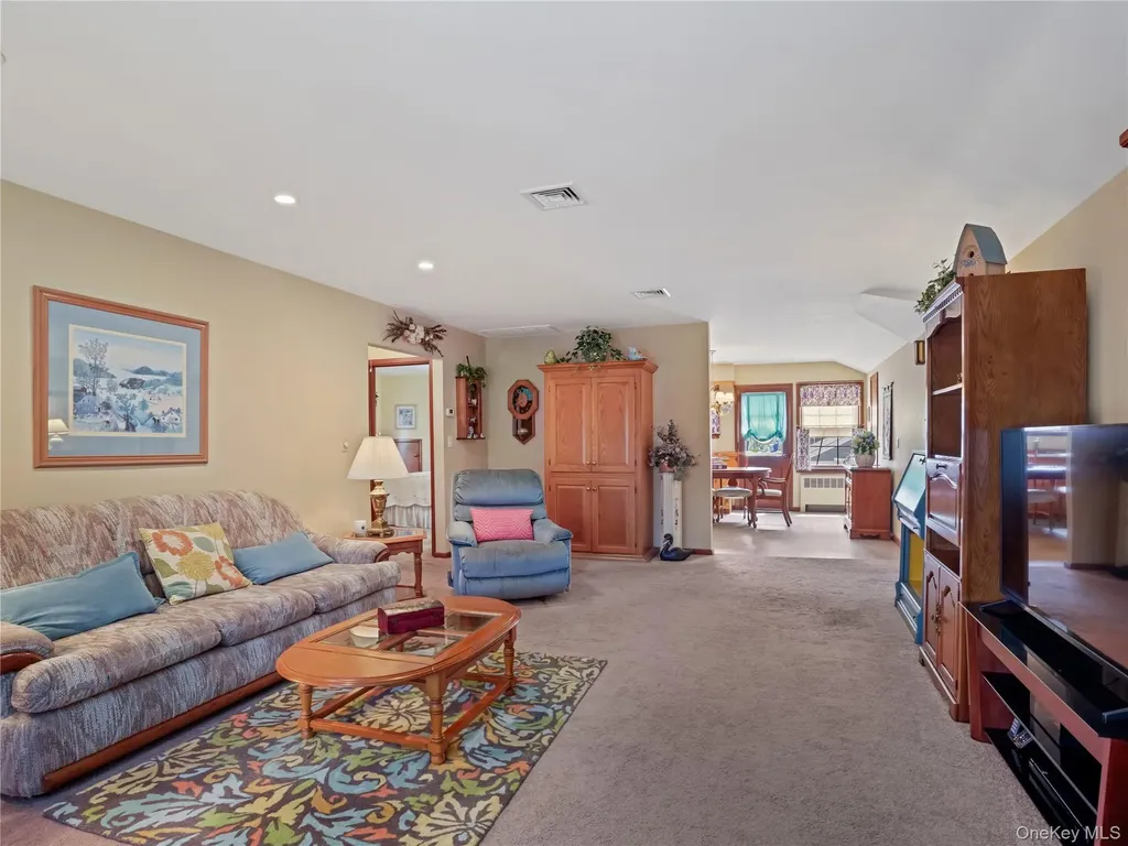 406 Warren Avenue Hawthorne NY 10532