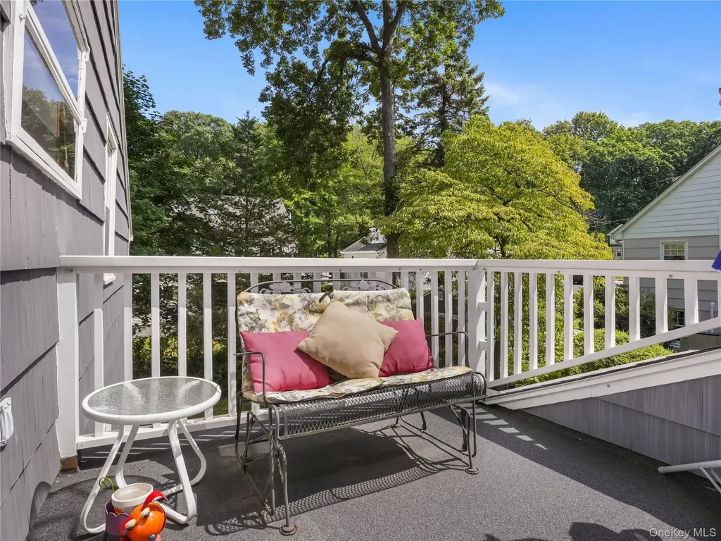 406 Warren Avenue Hawthorne NY 10532