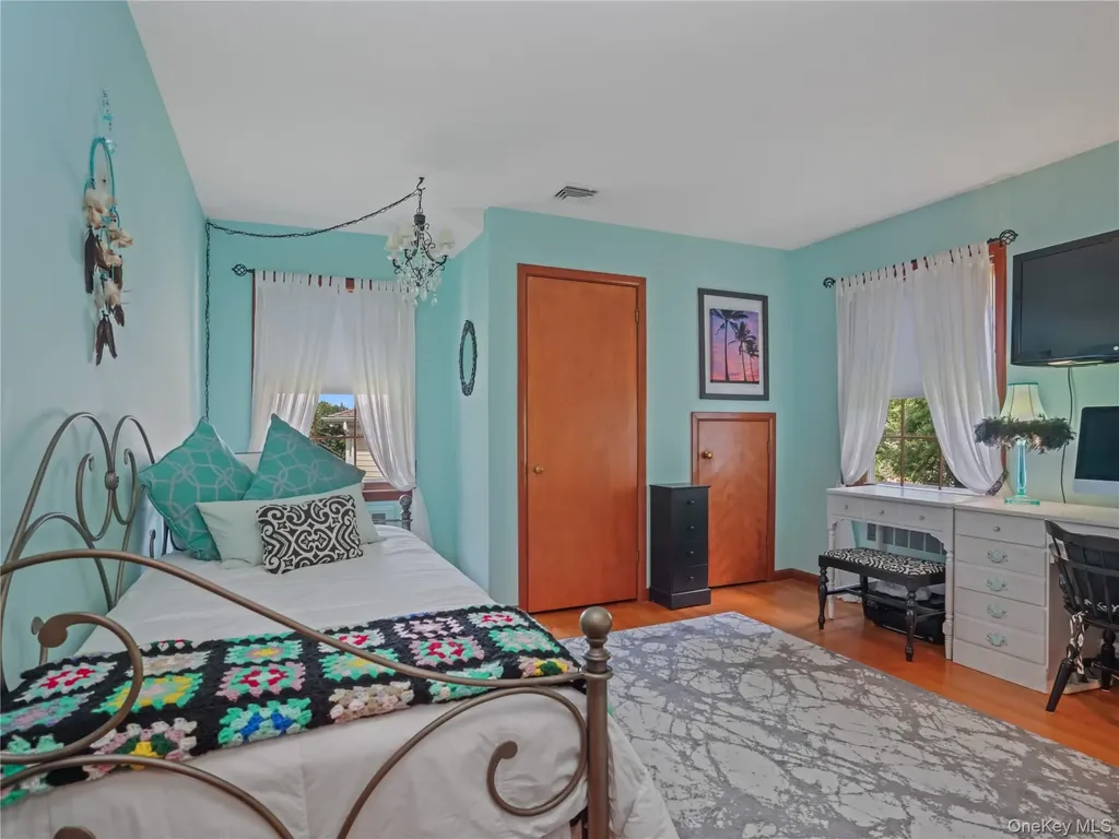 406 Warren Avenue Hawthorne NY 10532