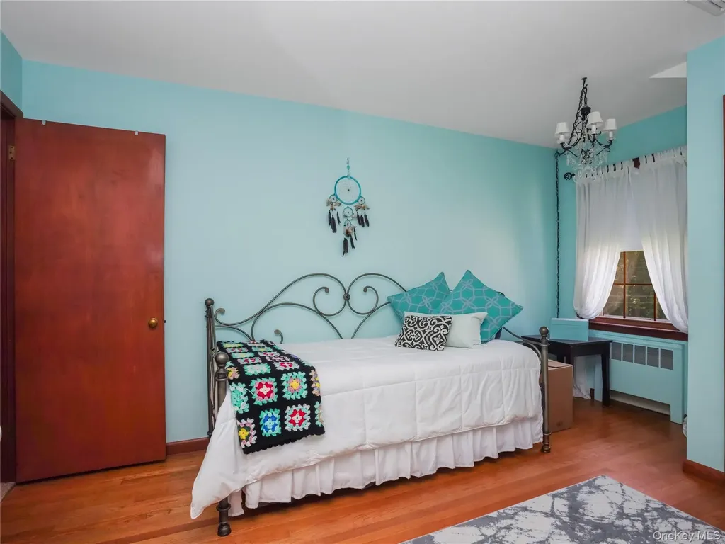 406 Warren Avenue Hawthorne NY 10532