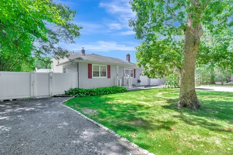 36 Happy Acres Drive Shirley NY 11967