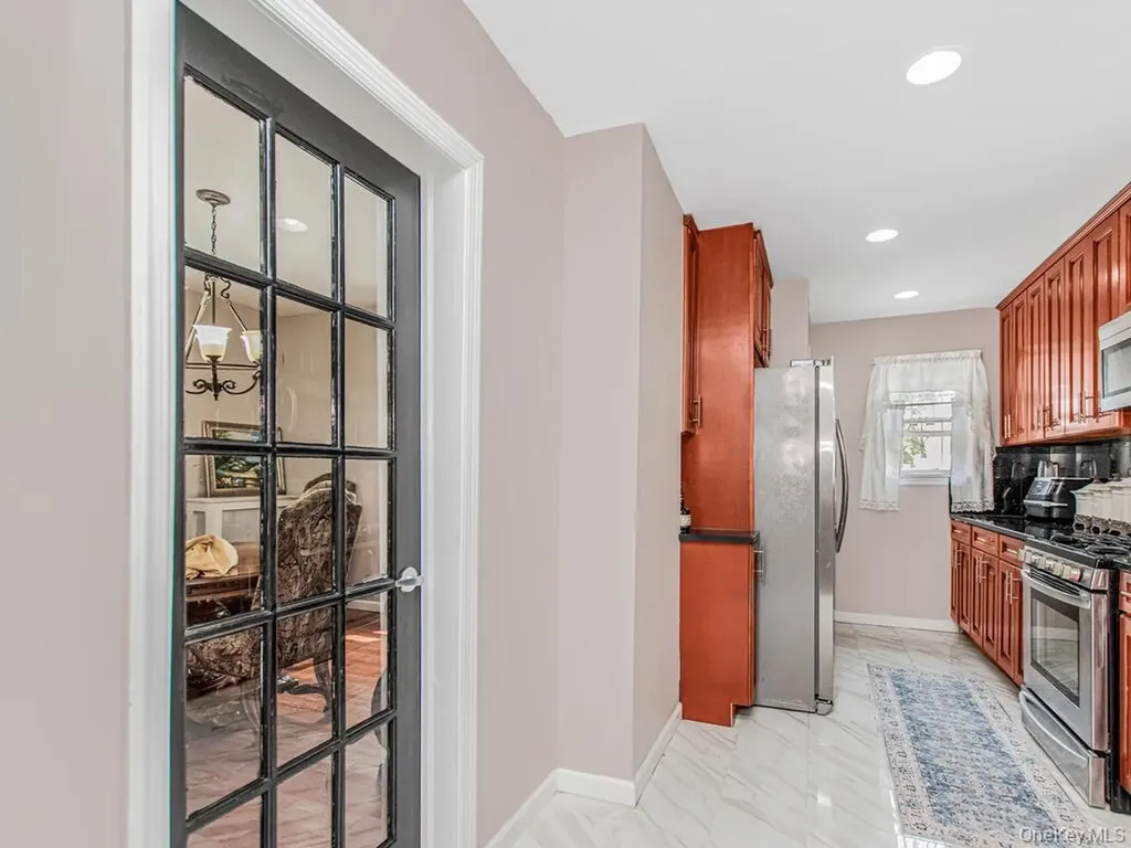 3992 Rombouts Avenue Bronx NY 10466