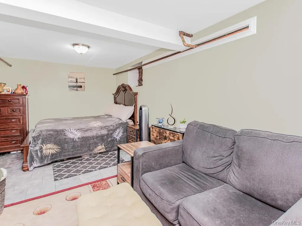 3992 Rombouts Avenue Bronx NY 10466