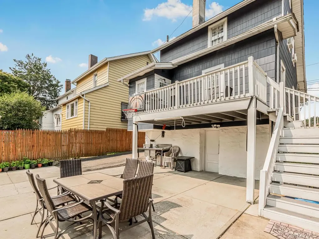 3992 Rombouts Avenue Bronx NY 10466