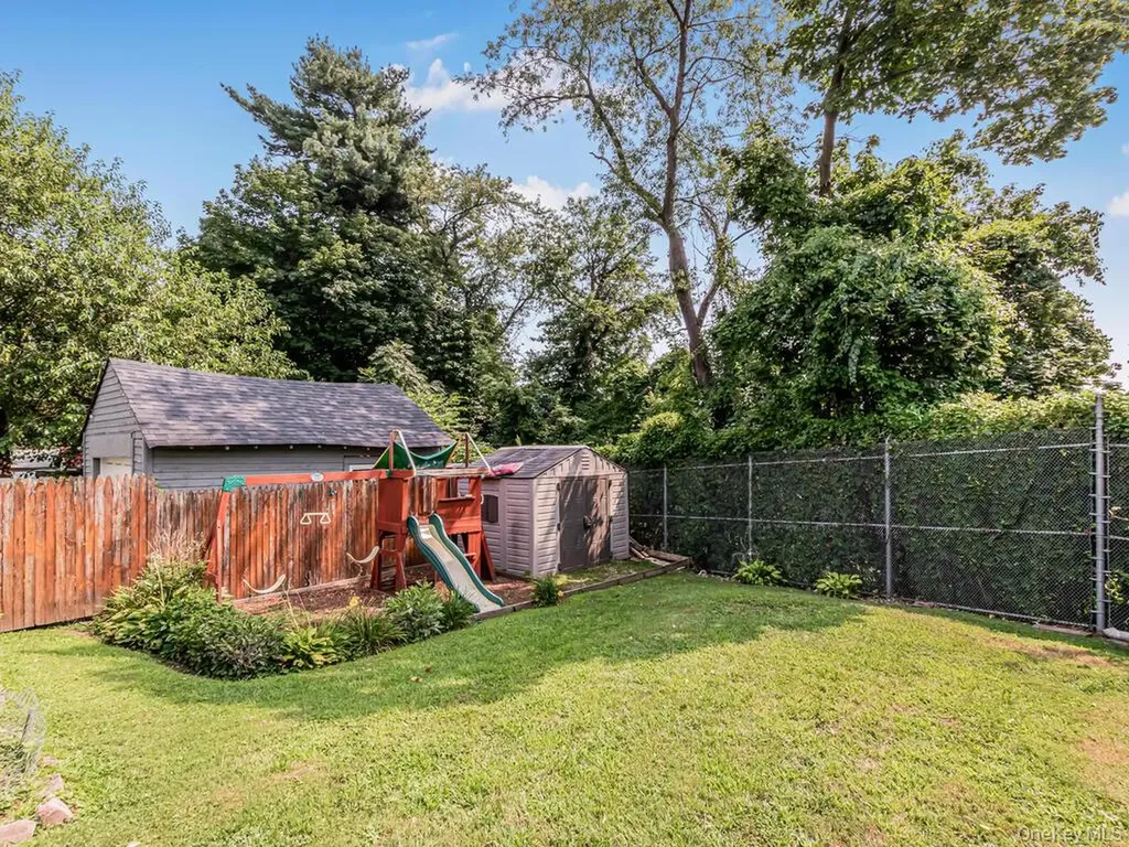 3992 Rombouts Avenue Bronx NY 10466