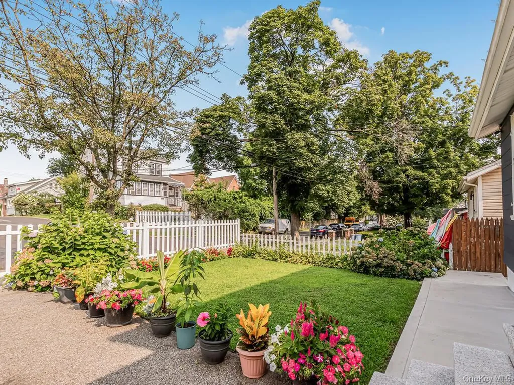3992 Rombouts Avenue Bronx NY 10466