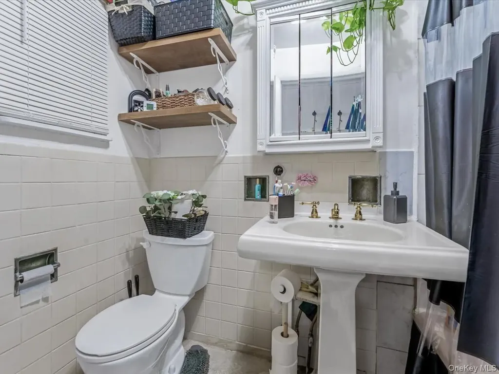 1062 Seneca Avenue Ridgewood NY 11385