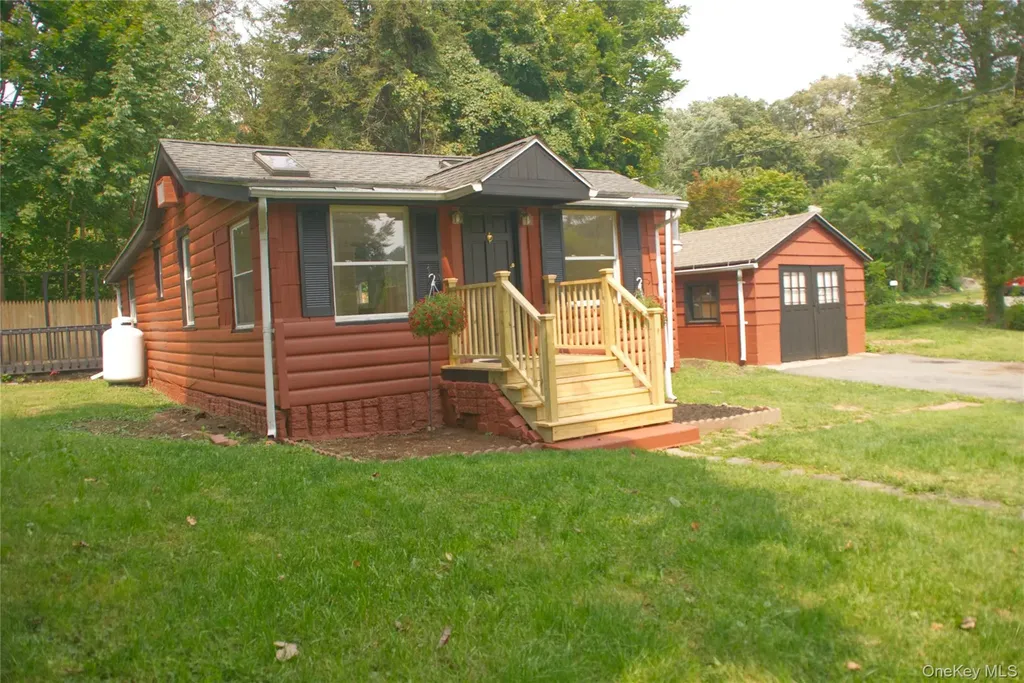 20 Lake Shore Drive Patterson NY 12563