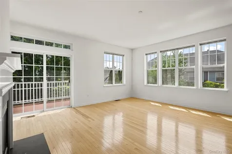 402 Waterview Drive Poughkeepsie NY 12601