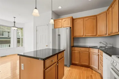 402 Waterview Drive Poughkeepsie NY 12601