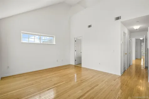 402 Waterview Drive Poughkeepsie NY 12601
