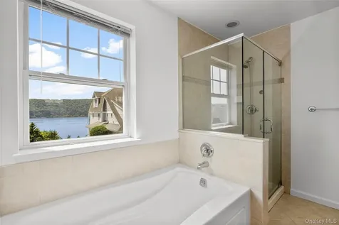 402 Waterview Drive Poughkeepsie NY 12601