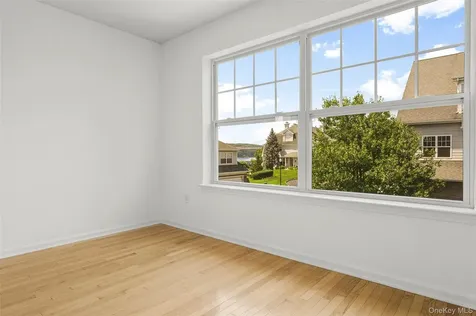402 Waterview Drive Poughkeepsie NY 12601