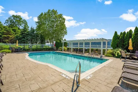 402 Waterview Drive Poughkeepsie NY 12601