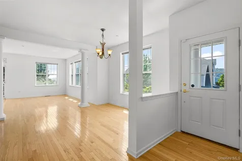 402 Waterview Drive Poughkeepsie NY 12601