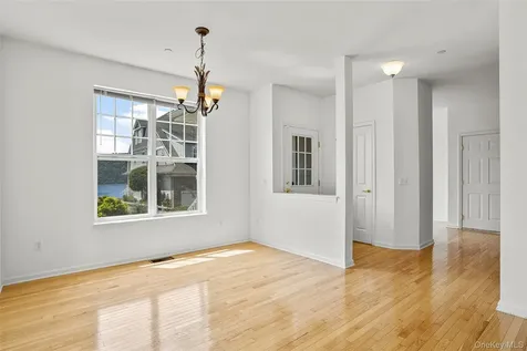 402 Waterview Drive Poughkeepsie NY 12601