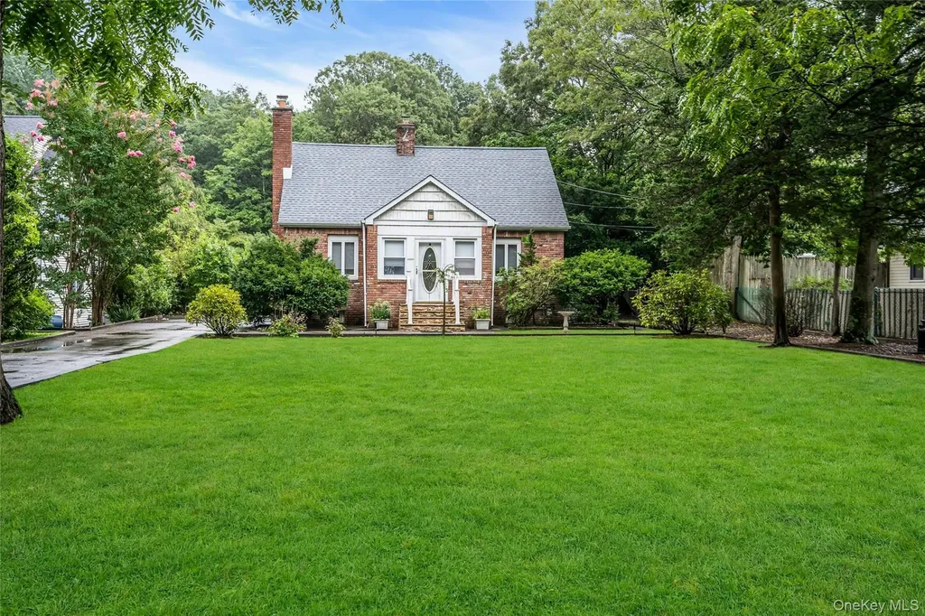 9 Maplelawn Drive Commack NY 11725