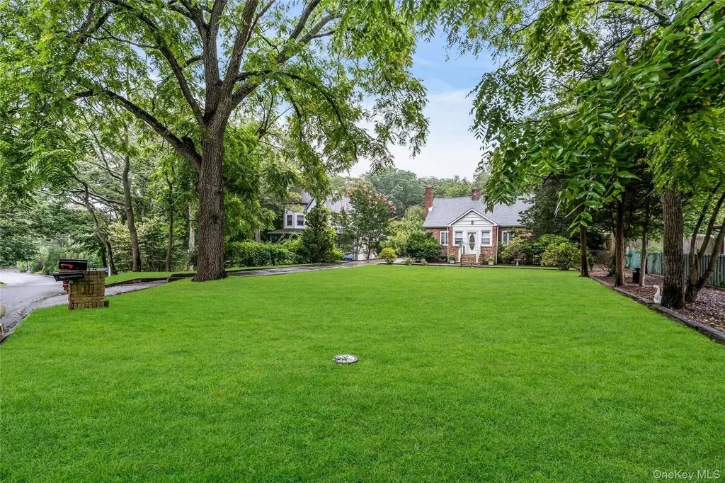 9 Maplelawn Drive Commack NY 11725