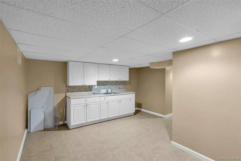 9 Maplelawn Drive Commack NY 11725