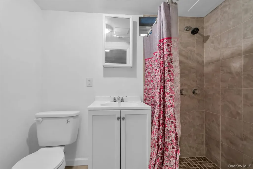 9 Maplelawn Drive Commack NY 11725