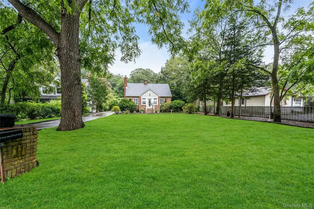 9 Maplelawn Drive Commack NY 11725
