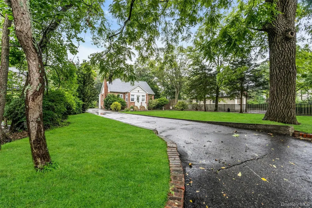 9 Maplelawn Drive Commack NY 11725