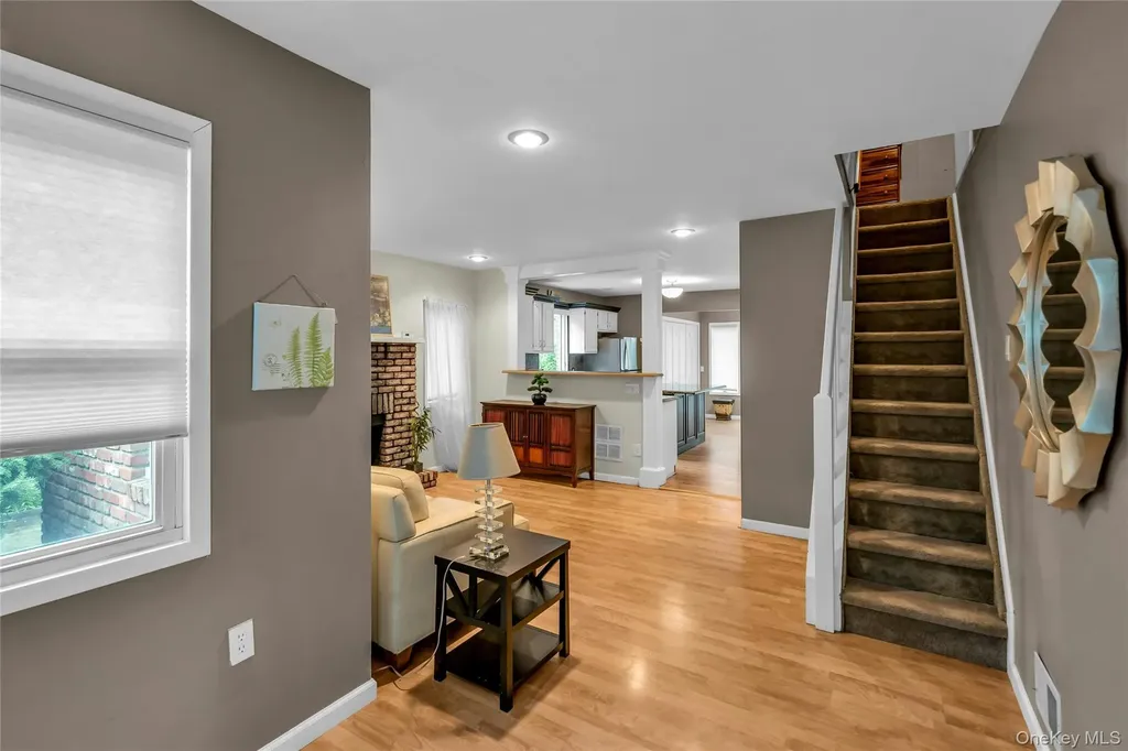 9 Maplelawn Drive Commack NY 11725