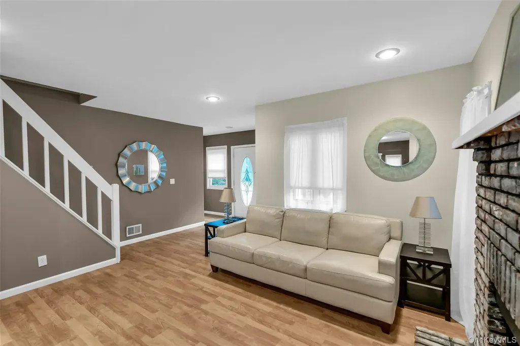 9 Maplelawn Drive Commack NY 11725