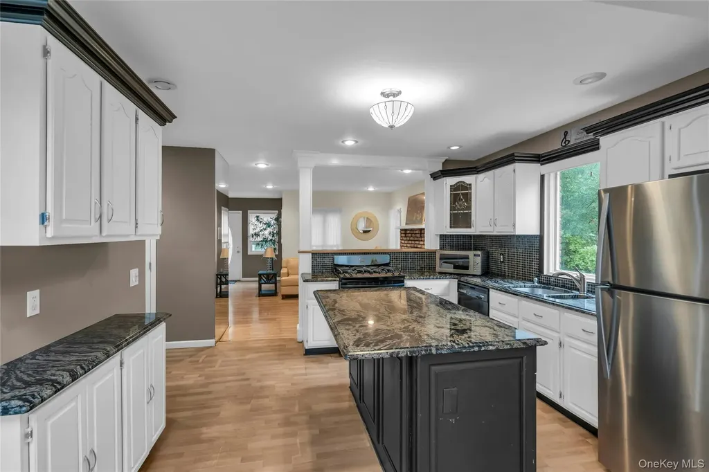 9 Maplelawn Drive Commack NY 11725