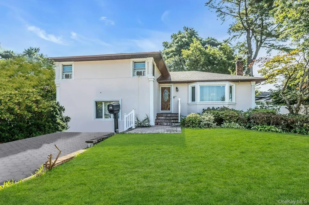 58 Pasadena Drive Plainview NY 11803