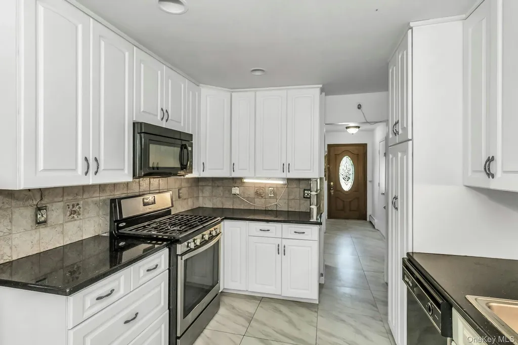 58 Pasadena Drive Plainview NY 11803