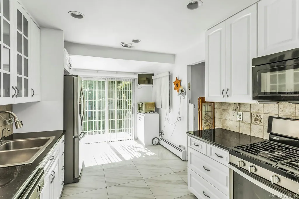 58 Pasadena Drive Plainview NY 11803