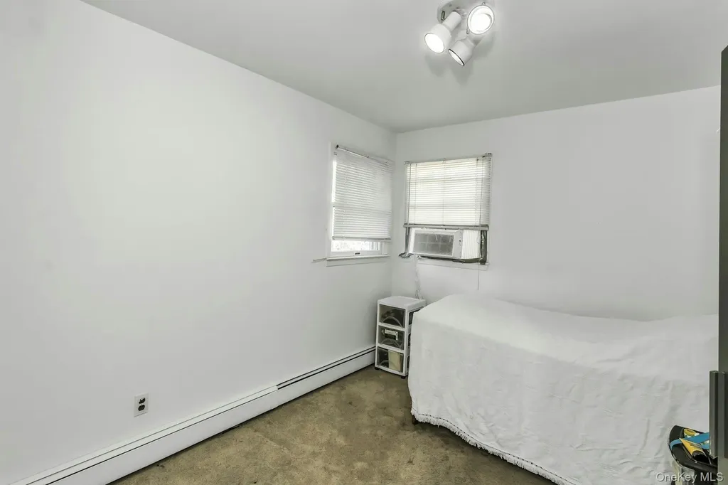 58 Pasadena Drive Plainview NY 11803