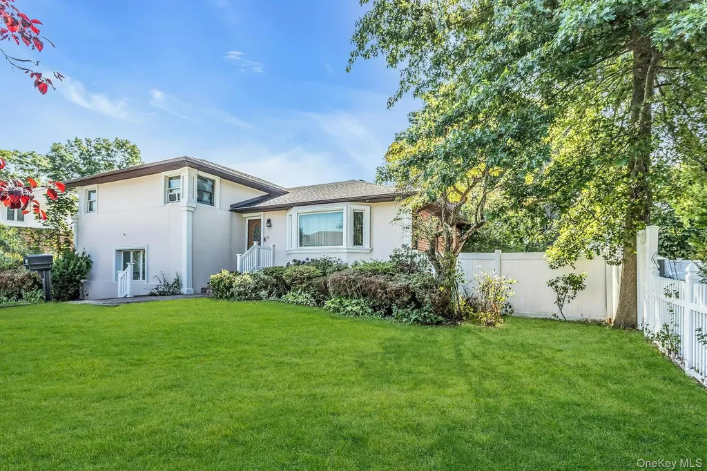 58 Pasadena Drive Plainview NY 11803