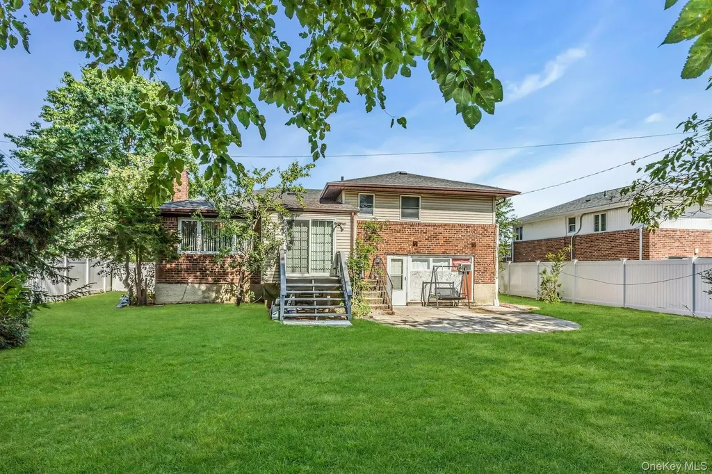 58 Pasadena Drive Plainview NY 11803